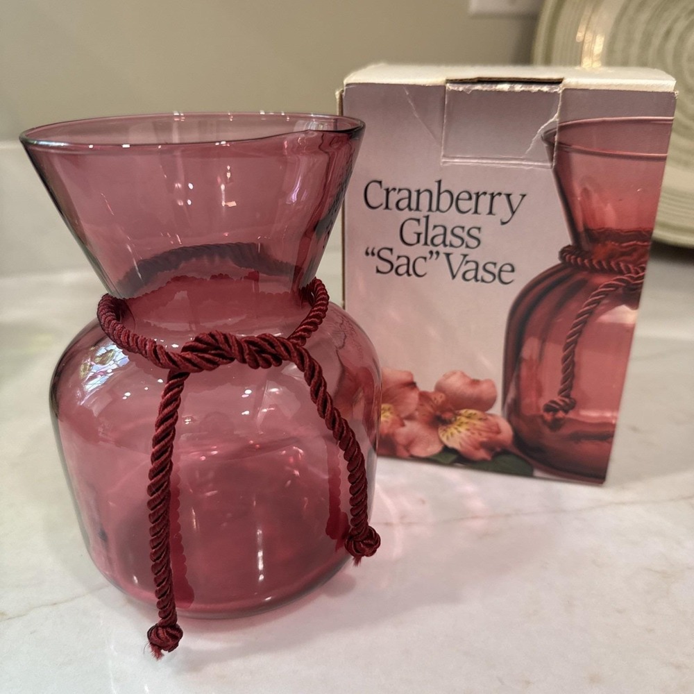 Vintage Pilgrim Cranberry Crystal Glass Sac Bag Vase 6" Ribbed Sack Box #1845